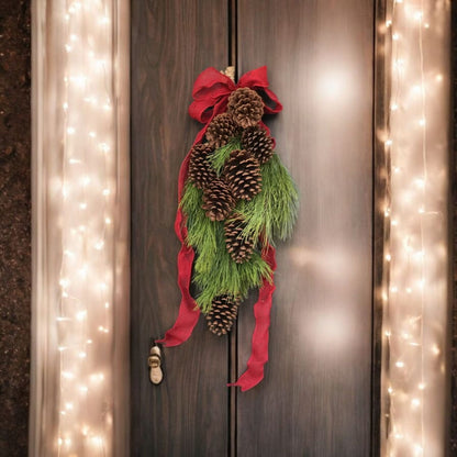 Elovira™ Kırmızı Kurdeleli Kozalaklı Kapı Süsü