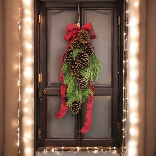 Elovira™ Kırmızı Kurdeleli Kozalaklı Kapı Süsü